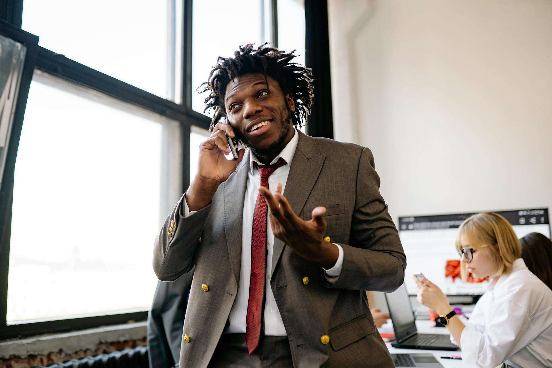 Sales professional making outbound calls to improve answer rates and campaign results