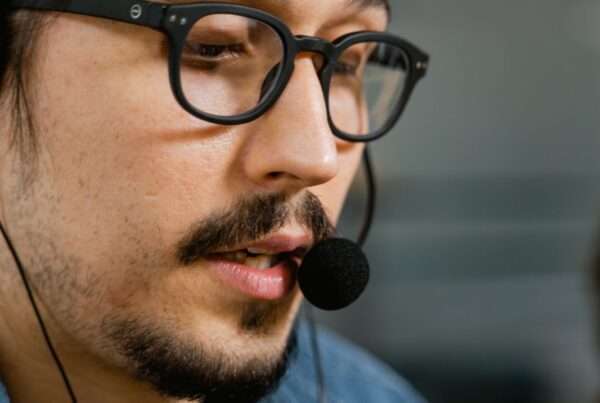 Conceptual illustration of an AI voice assistant on a headset