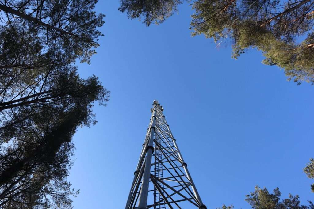 How Cytranet Has Positioned Itself as a Go-To Government and Military Telecommunications Contractor 1 Carrier-grade telecommunications tower supporting government and military communications networks