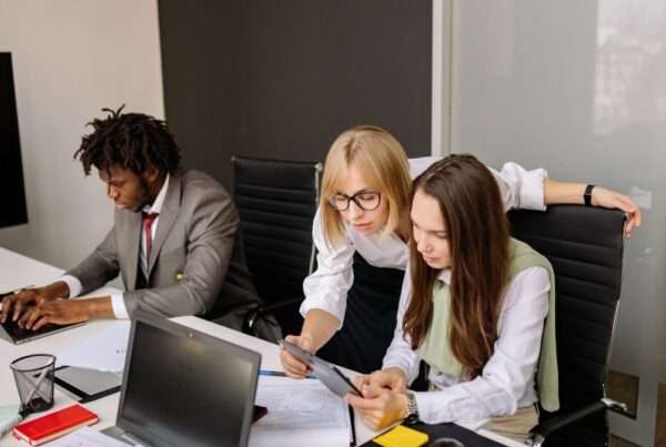 Cytranet acting as a trusted technology advisor, helping a business team compare and negotiate technology services