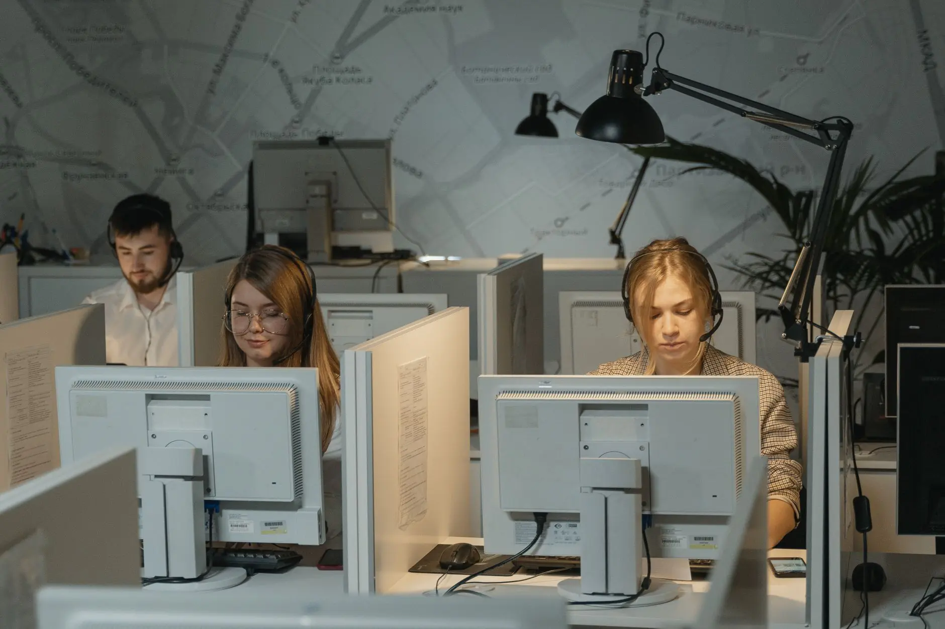 Resolution vs. Deflection: What Autonomous Customer Service Really Requires - Cytranet