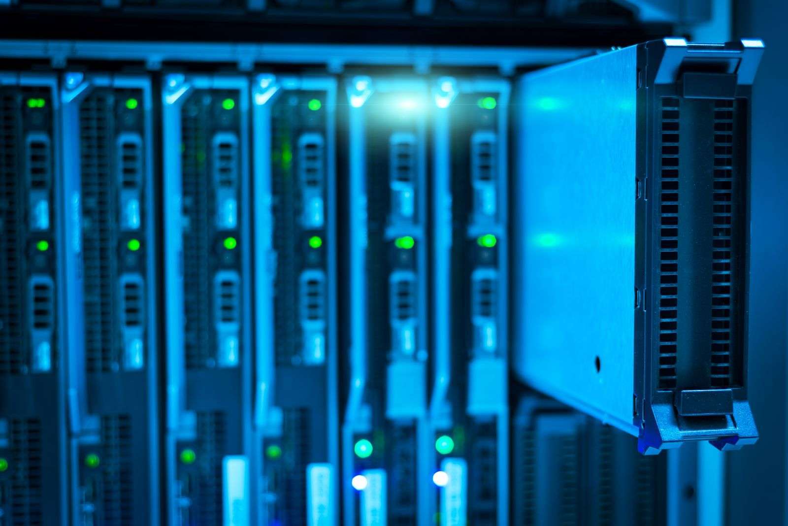 Surviving Desert Summers: Heat, Batteries and Network Uptime