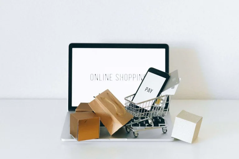 Online shopping cart and payment devices representing omnichannel marketing